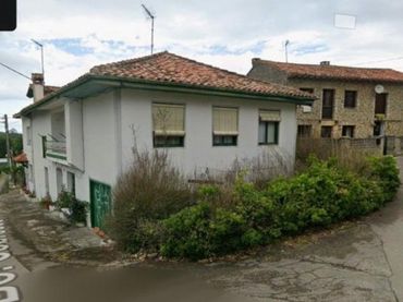 Casa amb jardí en venda a Alfoz de Lloredo