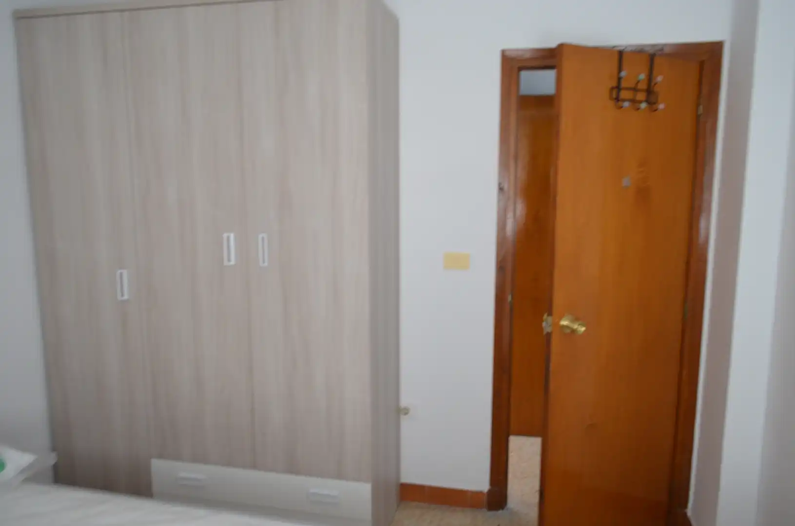 Dormitori de Pis de lloguer en Plasencia amb Aire condicionat, Calefacció i Terrassa