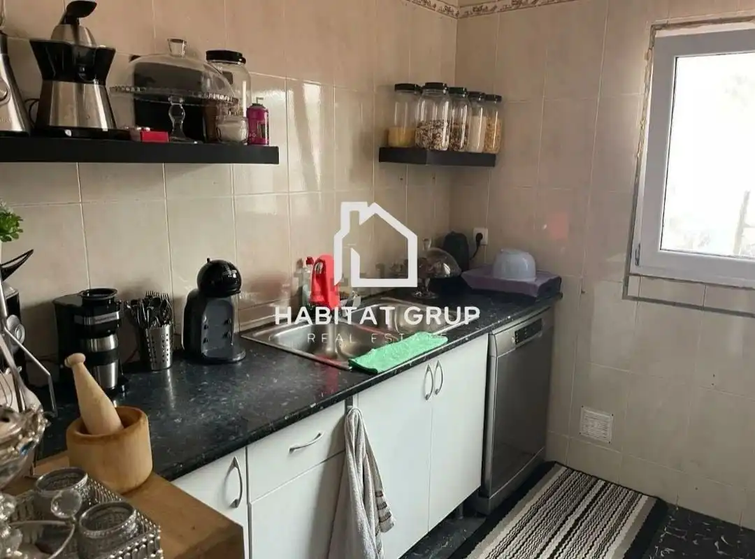 Cocina de Casa adosada en venta en Girona con Calefacción, Terraza y Trastero