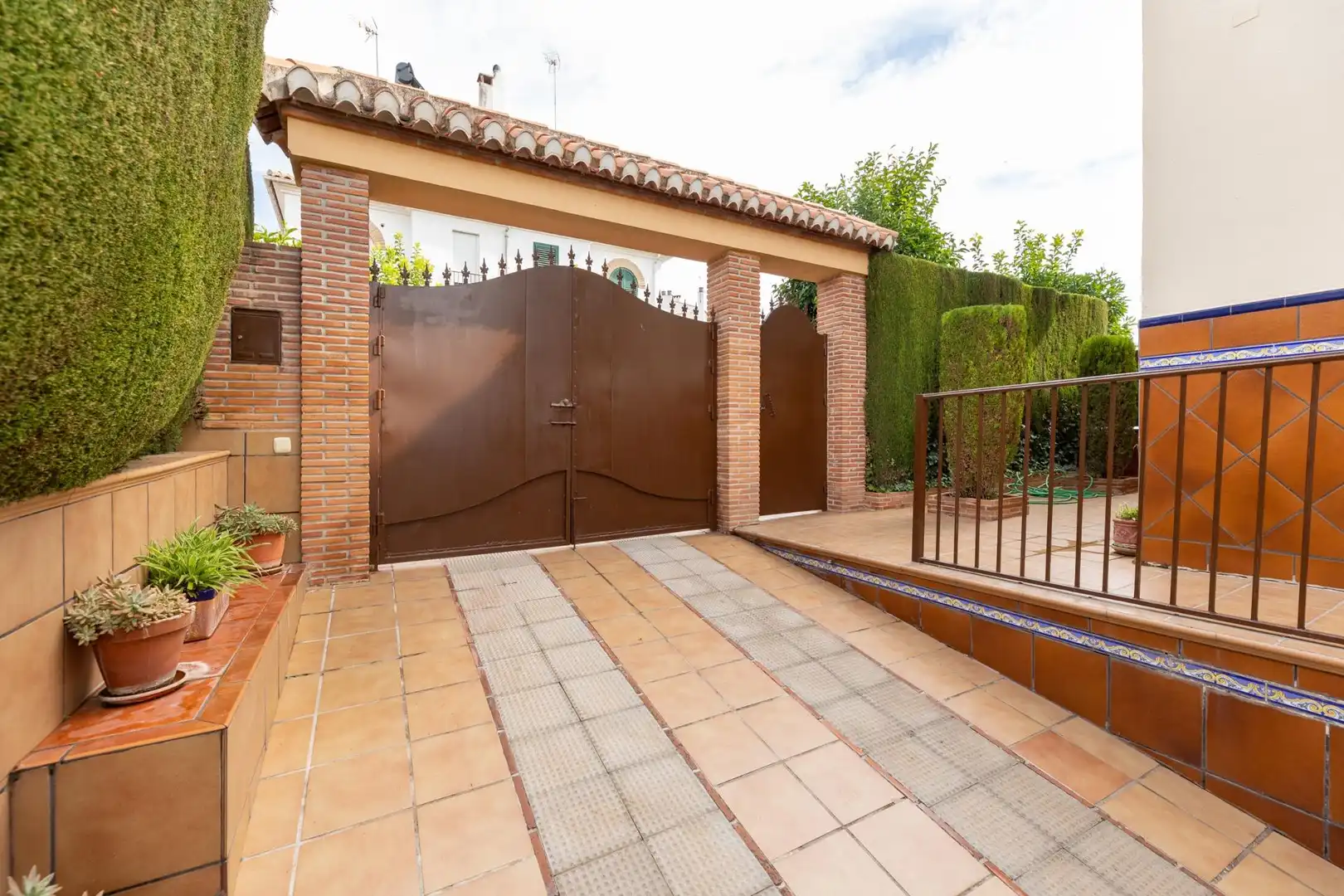 Jardí de Casa adosada en venda en Peligros amb Aire condicionat, Jardí privat i Terrassa