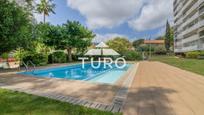 Swimming pool of Flat for sale in  Barcelona Capital  with Terrace, Swimming Pool and Balcony