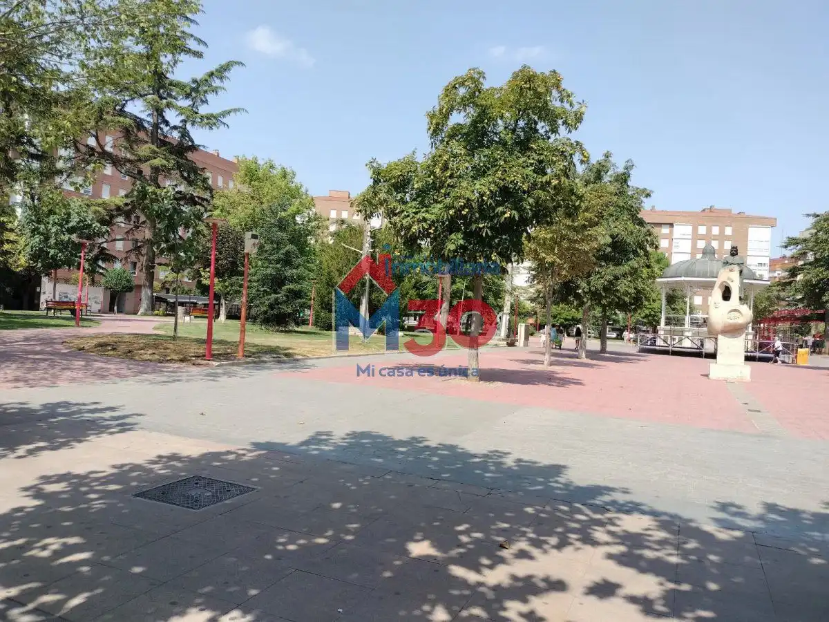 Parkplatz von Geschaftsraum zur Miete in Burgos