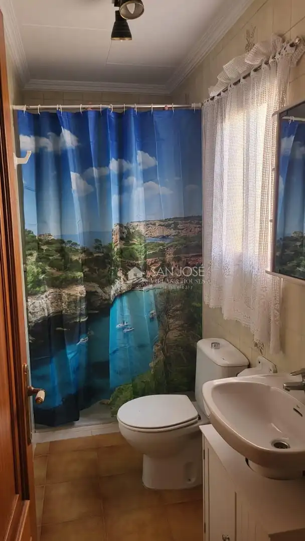 Baño de Piso de alquiler en El Verger con Aire acondicionado, Amueblado y Balcón