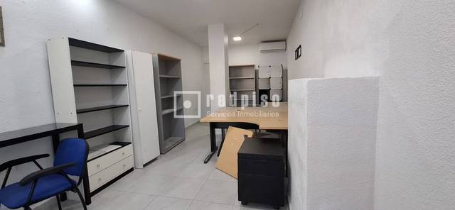 Local comercial en Alquiler en de Miguel Hernández en Infante Juan Manuel