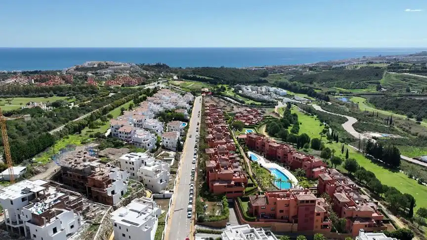 Apartament amb piscina en venda a Doña Julia Golf, imagen 24