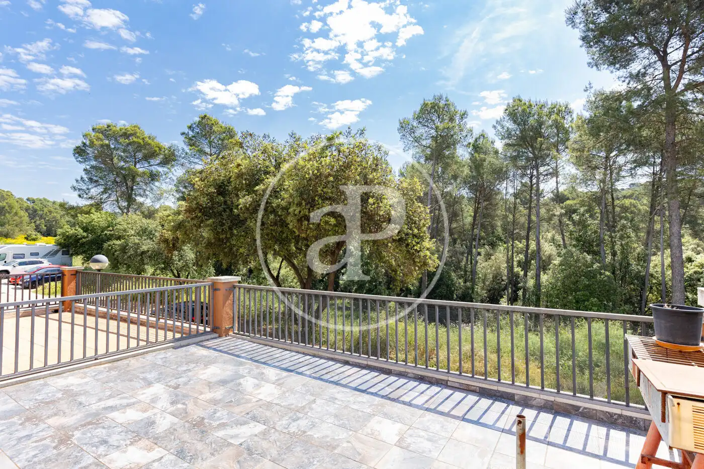 Terrasse von Einfamilien-Reihenhaus zum Verkauf in Sant Quirze del Vallès mit Klimaanlage, Heizung und Privatgarten
