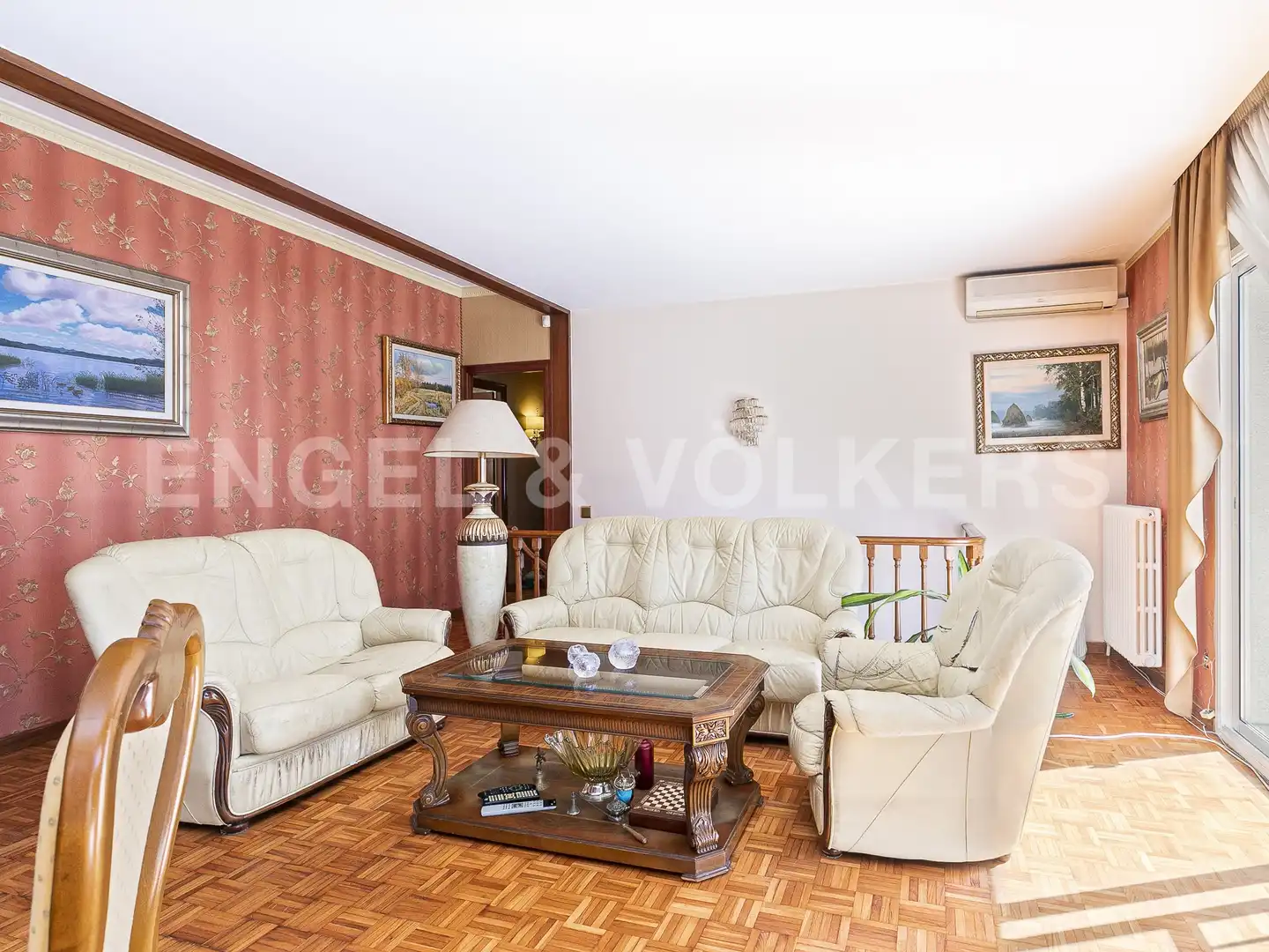 Sala de estar de Casa o chalet en venta en Sant Just Desvern con Aire acondicionado, Calefacción y Parquet
