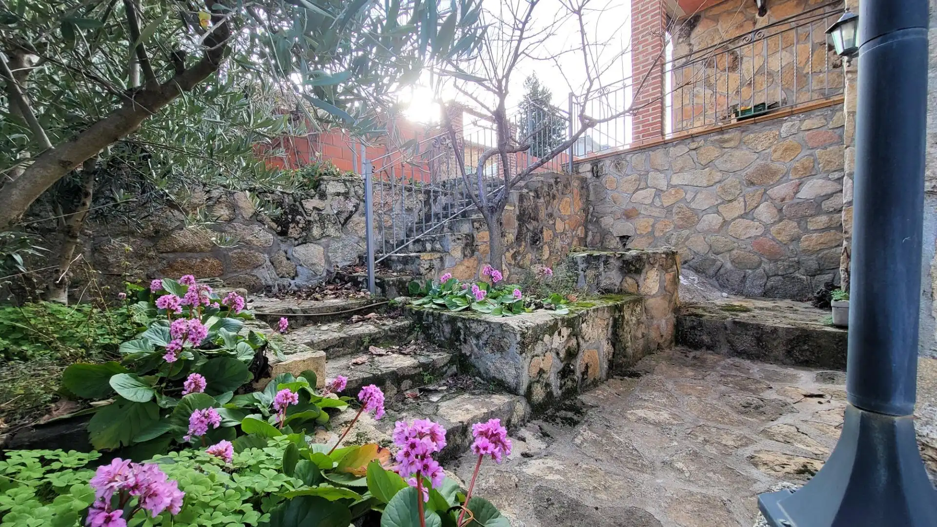 Jardí de Casa o xalet en venda en Villanueva de Ávila amb Jardí privat, Terrassa i Traster