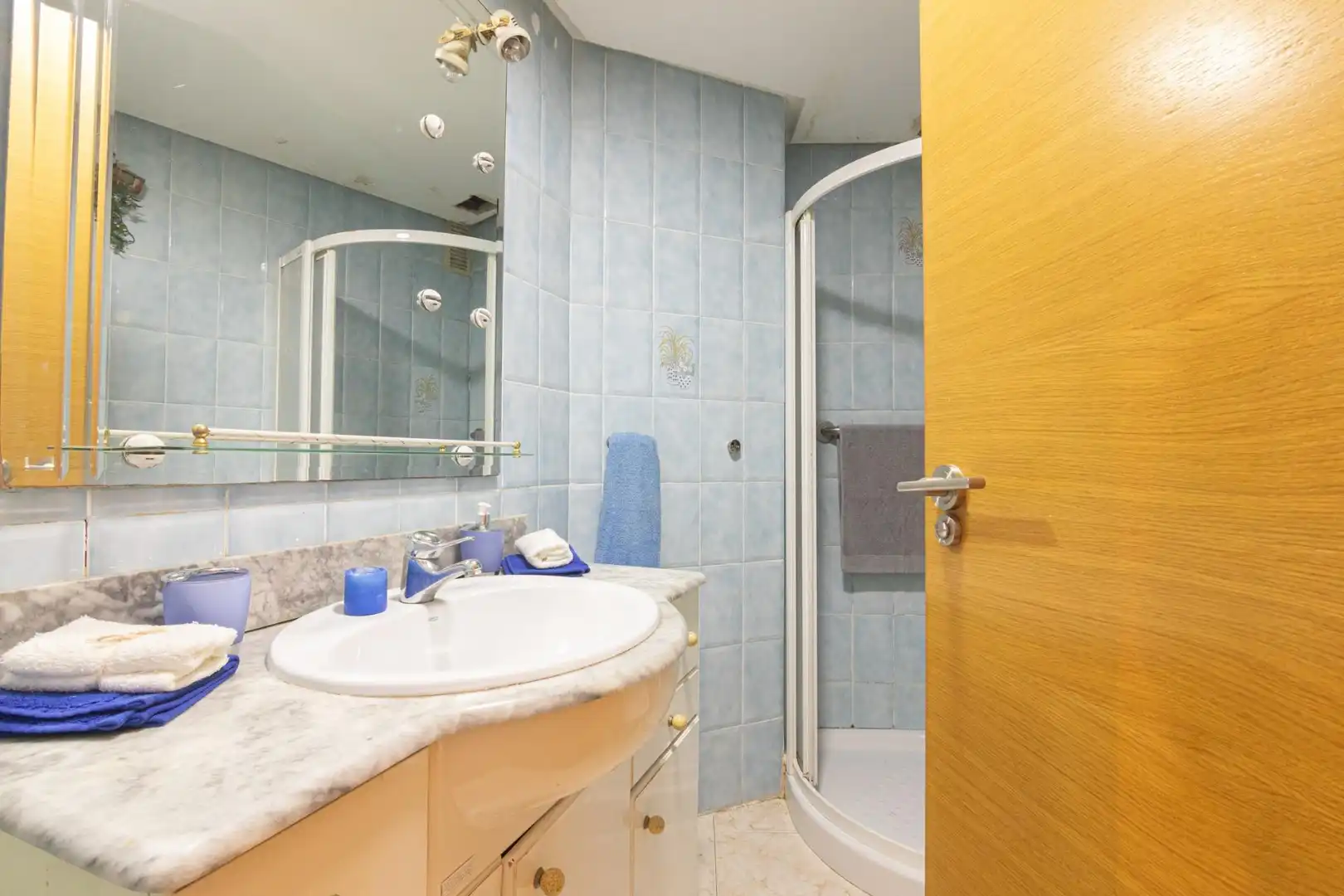 Badezimmer von Wohnung zum Verkauf in Elche / Elx mit Klimaanlage, Heizung und Balkon