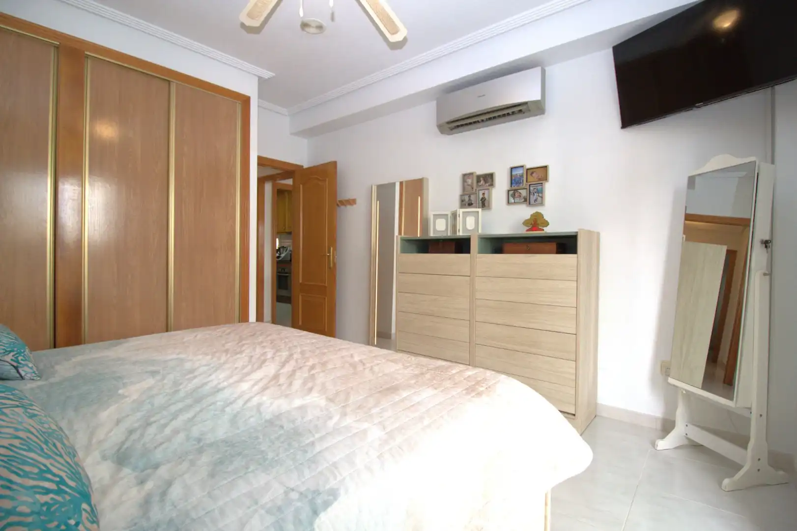 Dormitori de Casa o xalet en venda en Cartagena amb Aire condicionat, Terrassa i Traster