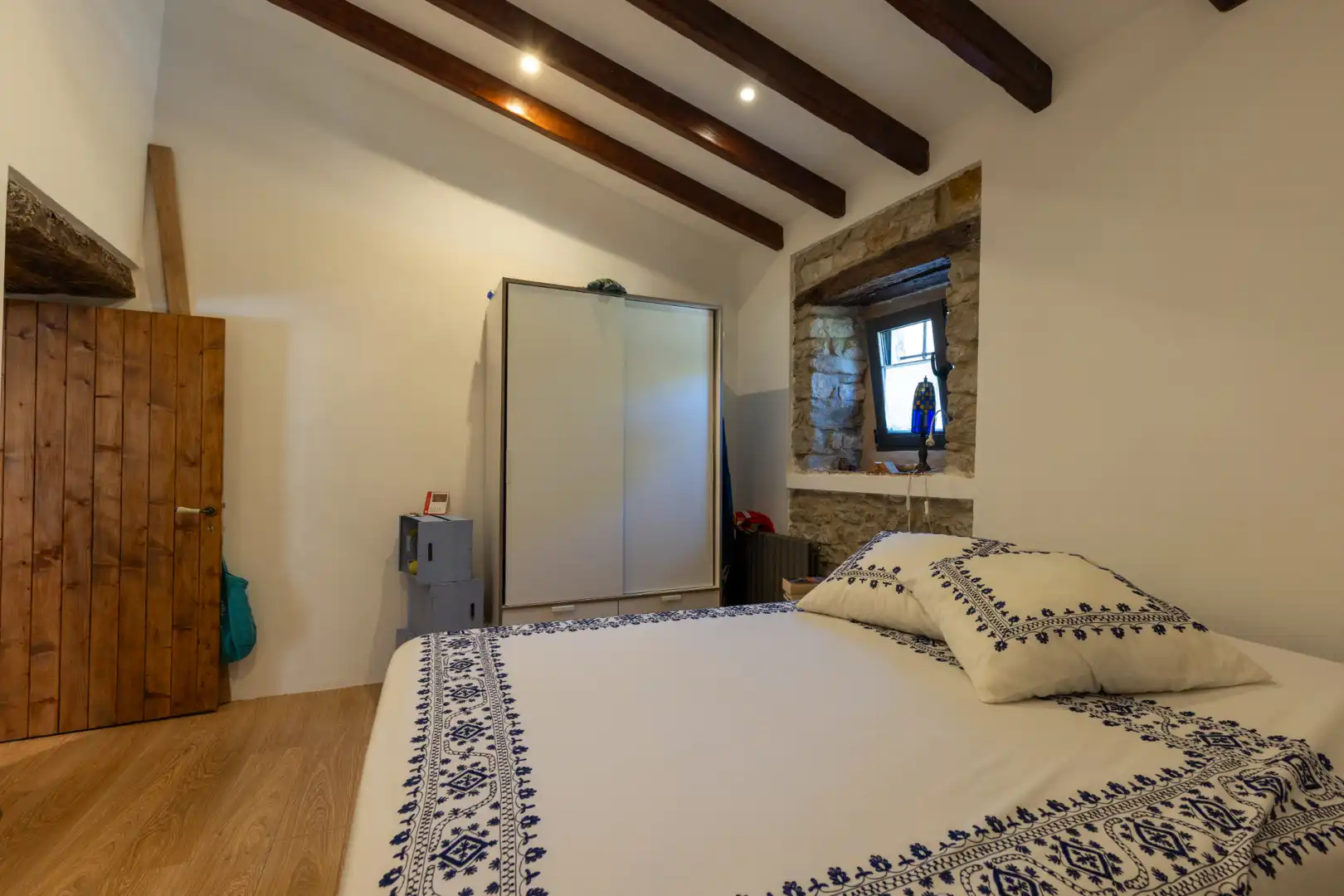 Schlafzimmer von Country house zum Verkauf in Sant Martí de Llémena mit Klimaanlage, Heizung und Privatgarten