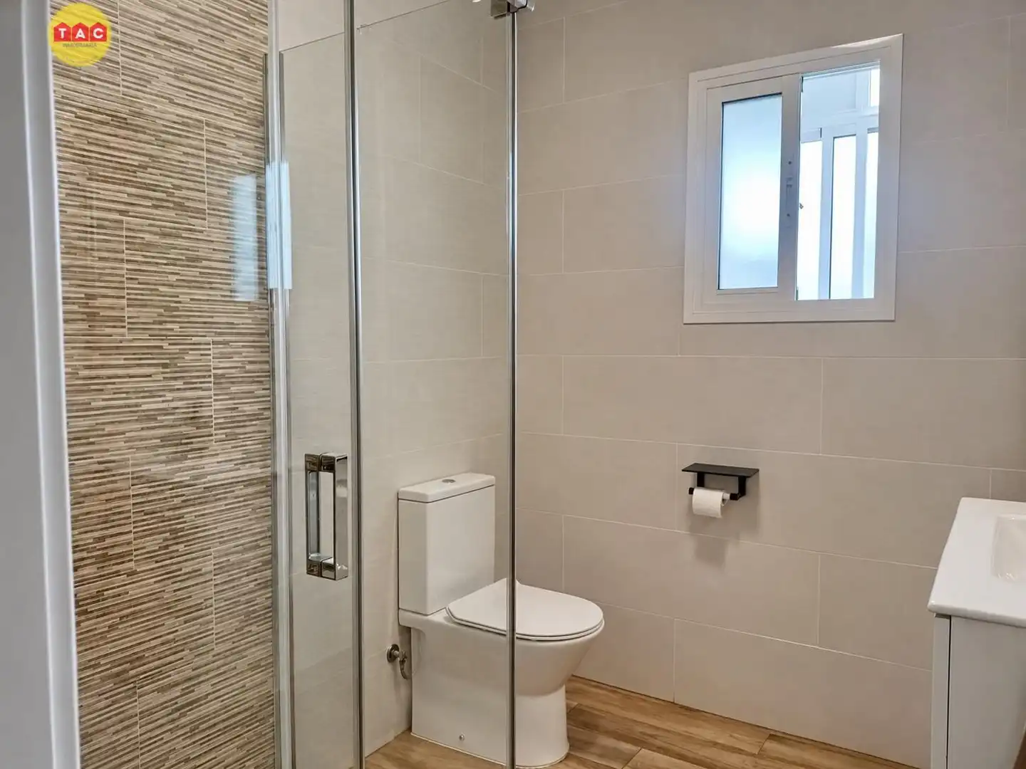 Badezimmer von Wohnung zum Verkauf in Lepe, Huelva