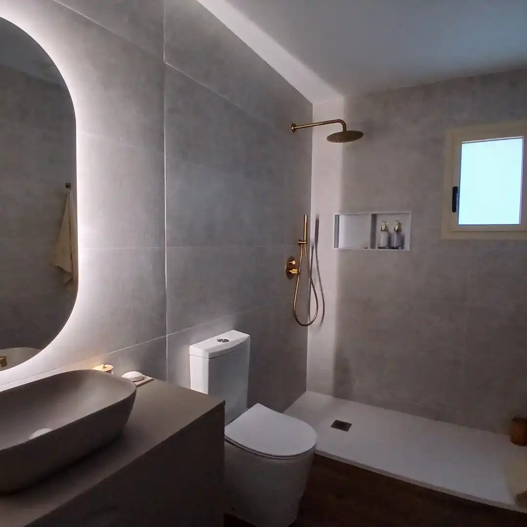 Bathroom of Houses for rent in Montroi / Montroy, Valencia