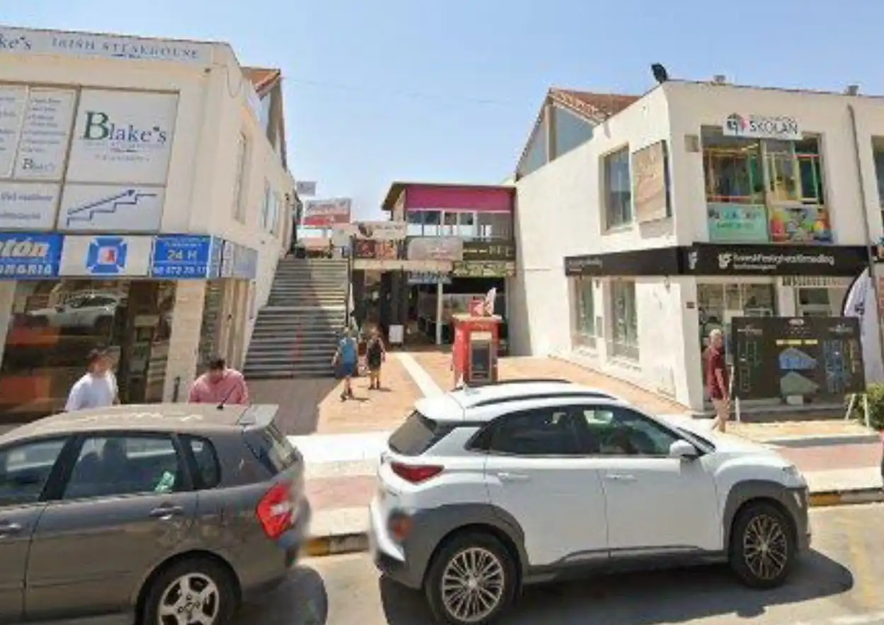 Vista exterior de Local en venda en Orihuela
