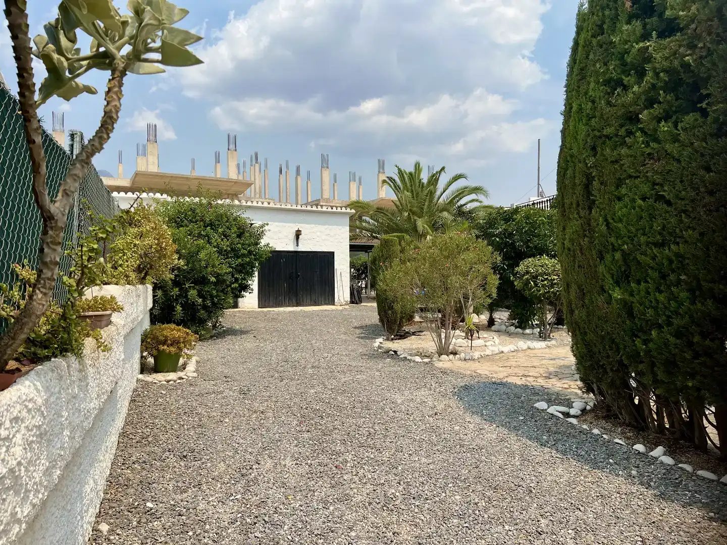 Vista exterior de Casa o xalet de lloguer en Finestrat amb Aire condicionat i Piscina