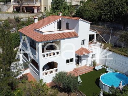 Außenansicht von Haus oder Chalet zum verkauf in Mataró mit Terrasse und Schwimmbad