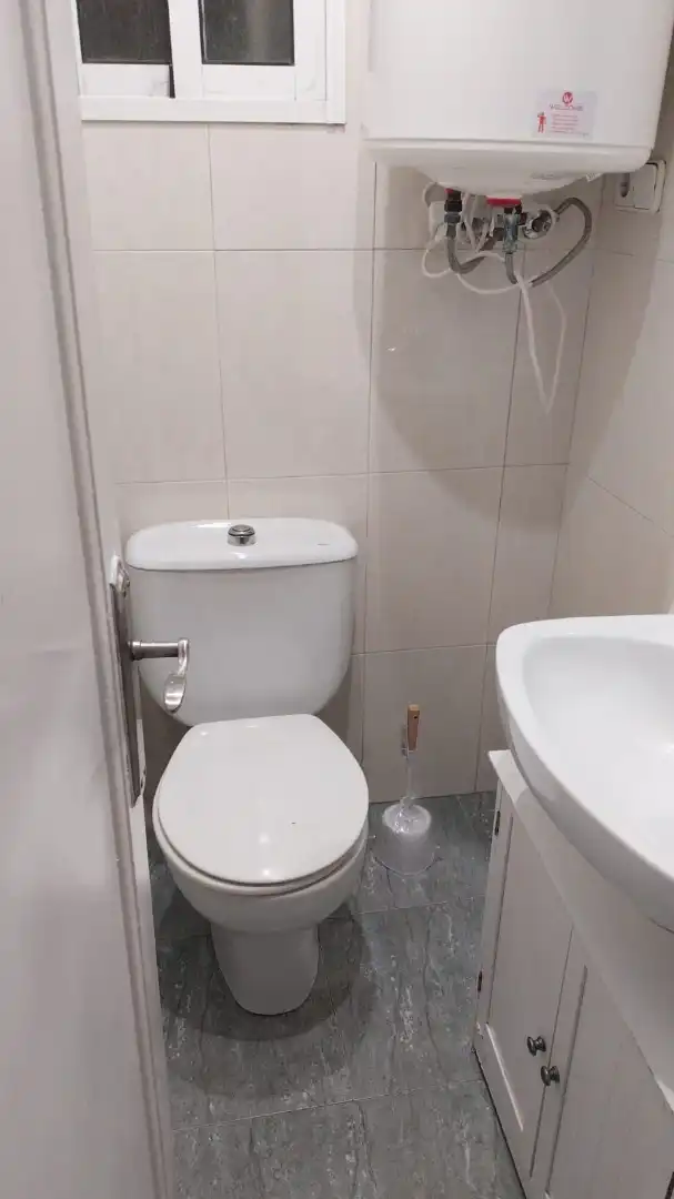 Bathroom of Flat for rent in Valencia  with Furnished, Washing machine and Balcony