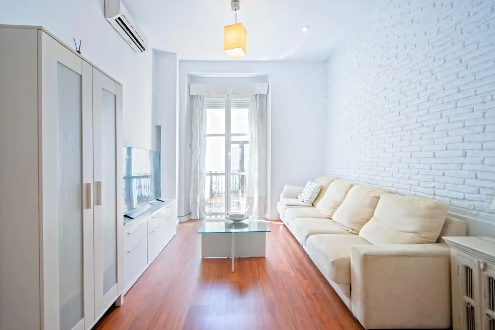 Sala d'estar de Apartament en venda en Sevilla amb Aire condicionat