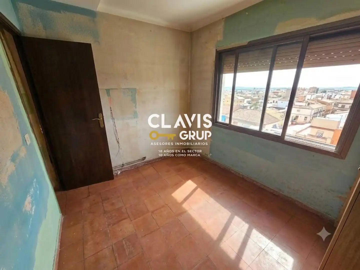 Flat for sale in Barcelona  with Heating, Terrace and Alarm