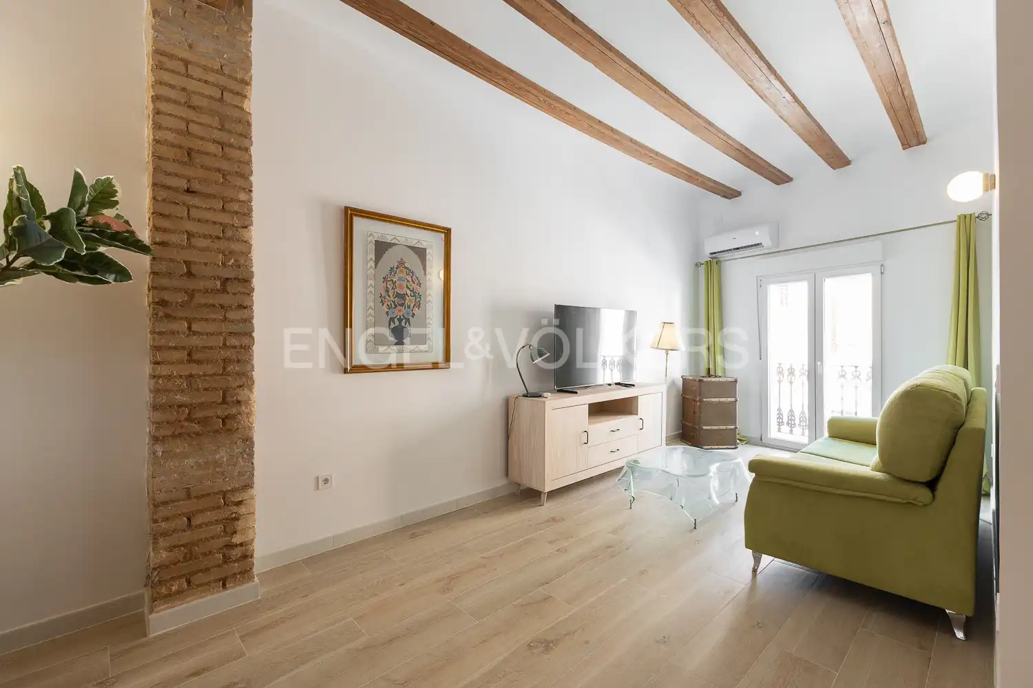 Sala d'estar de Pis de lloguer en Valencia amb Aire condicionat, Calefacció i Parquet