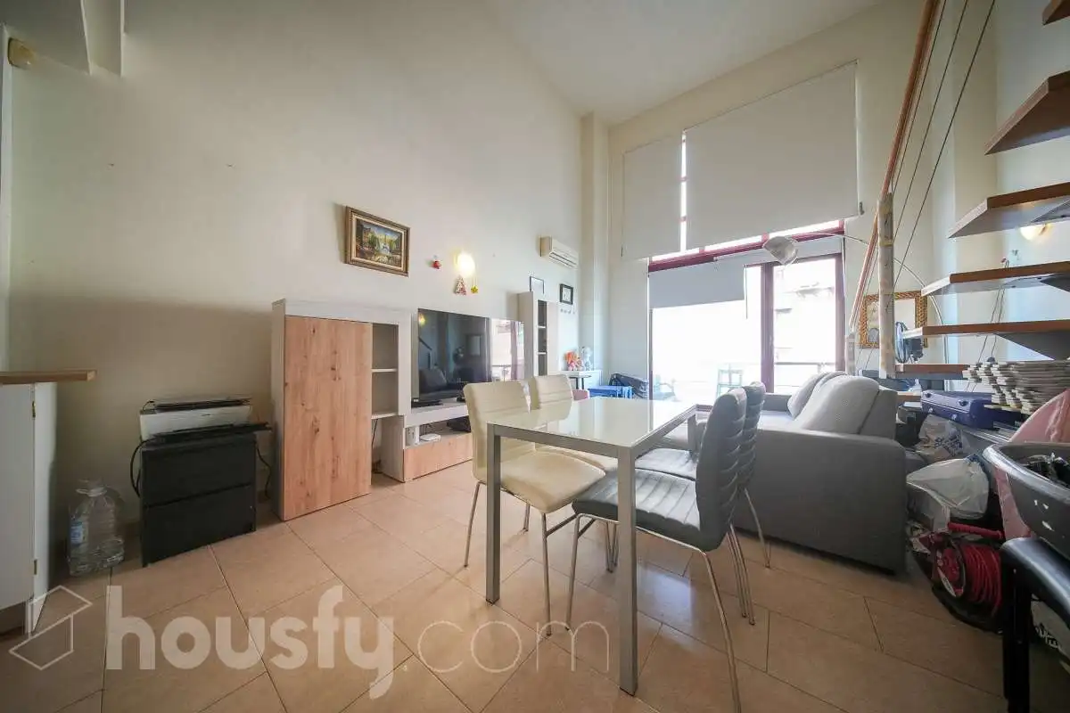 Sala de estar de Piso en venta en Madrid con Aire acondicionado y Balcón