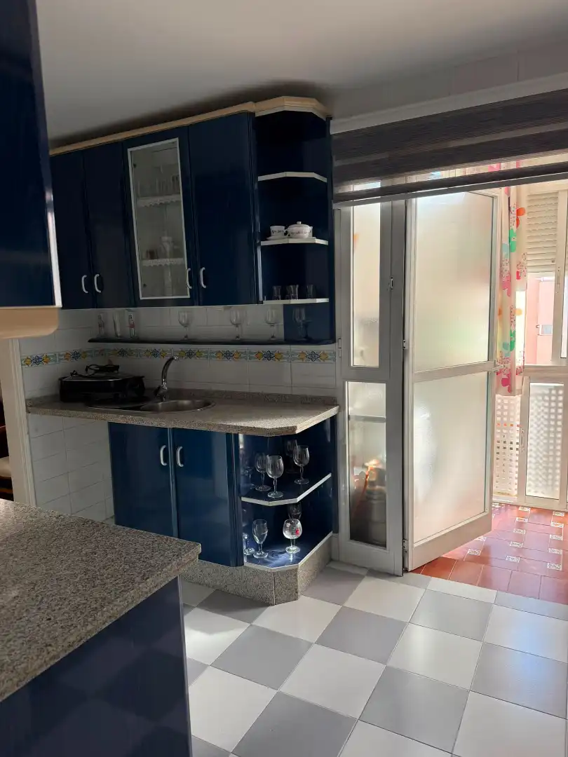 Cocina de Piso en venta en Sevilla con Piscina y Balcón
