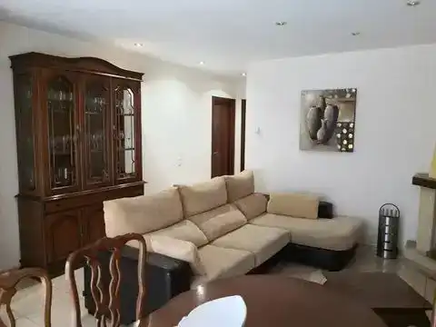 Sala d'estar de Casa adosada en venda en Campdevànol amb Balcó