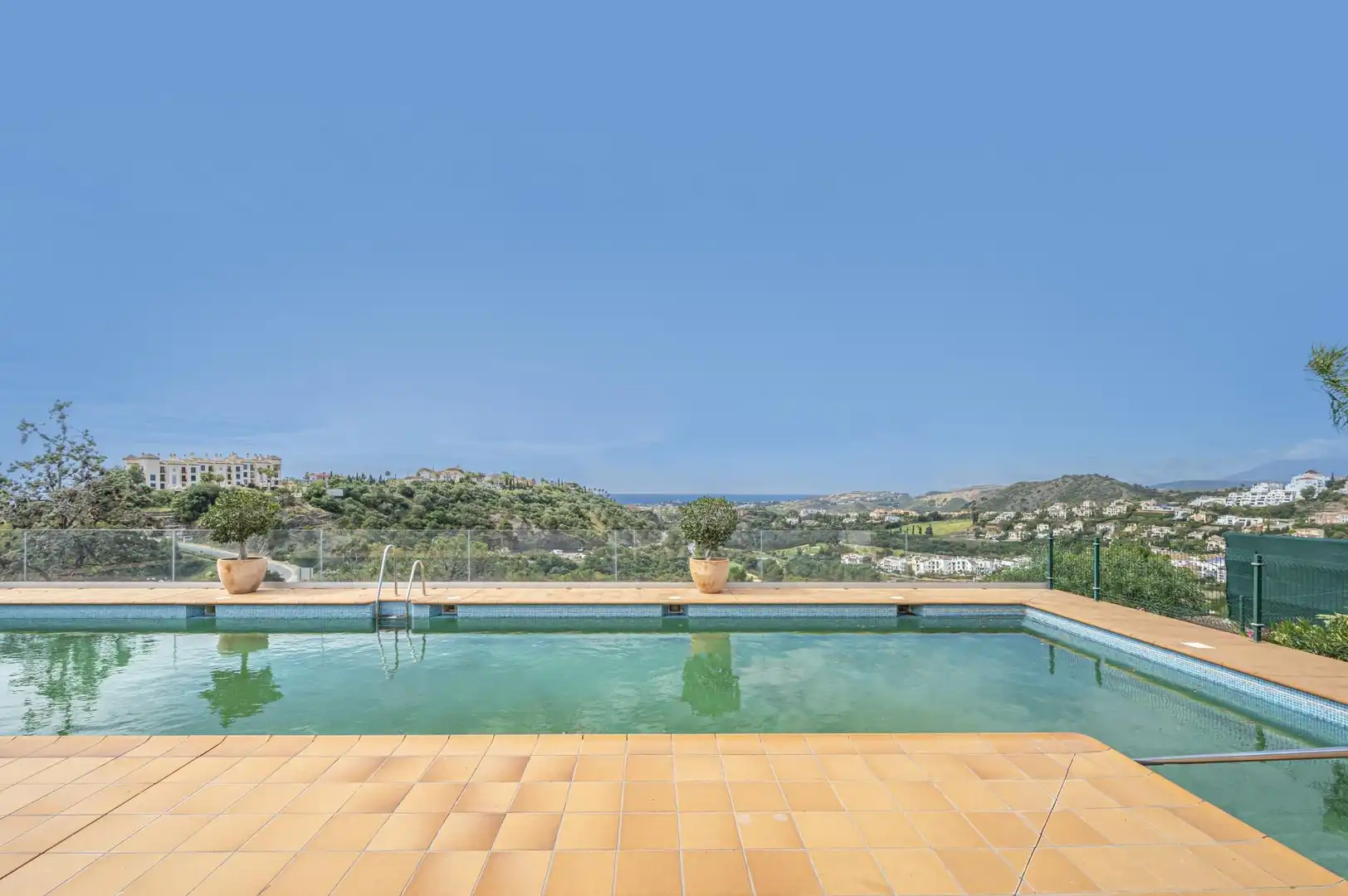 Apartament amb piscina en venda a Benahavís pueblo, imagen 28