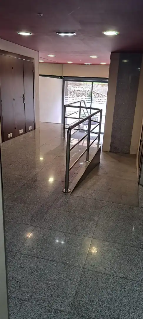 Pis en venda en Oviedo  amb Calefacció, Parquet i Traster