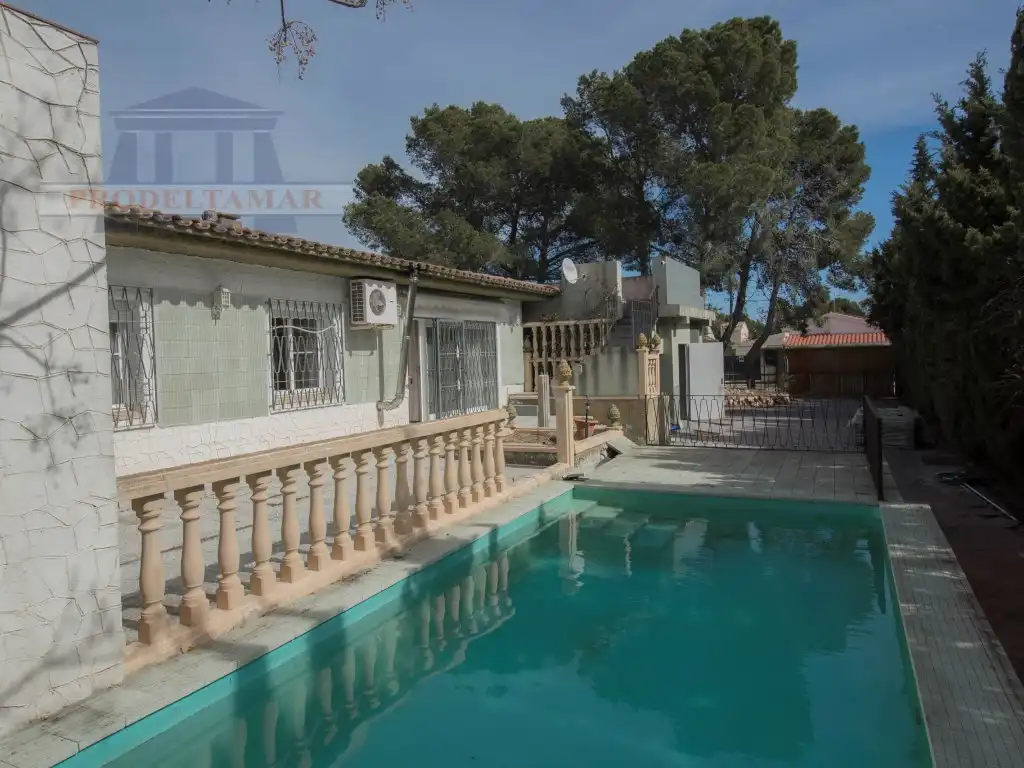 Vista exterior de Casa o xalet en venda en L'Ampolla