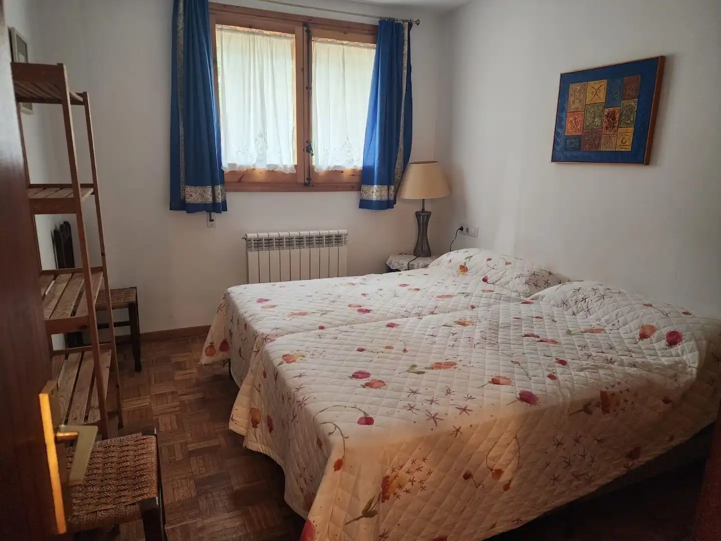 Habitación de Piso de alquiler en Jaca con Calefacción, Jardín privado y Parquet