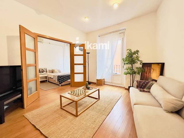 Piso en Venta en Madera en Universidad - Malasaña