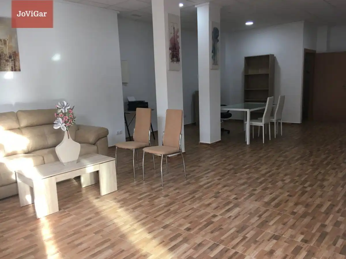 Local comercial en venda a Avenida Constantino López Méndez