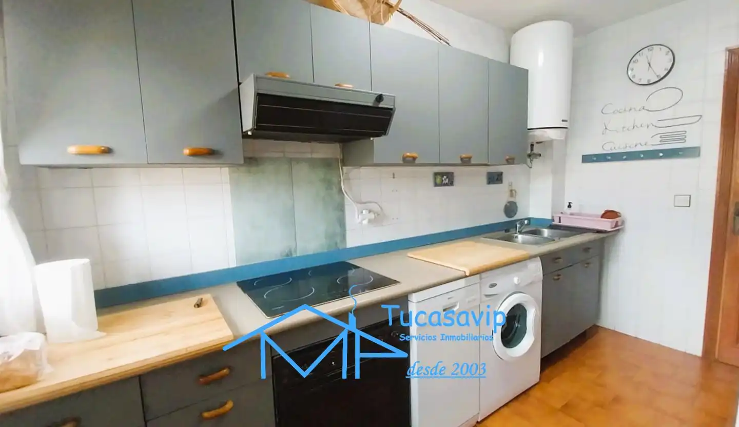 Cocina de Piso en venta en La Adrada  con Calefacción, Jardín privado y Terraza