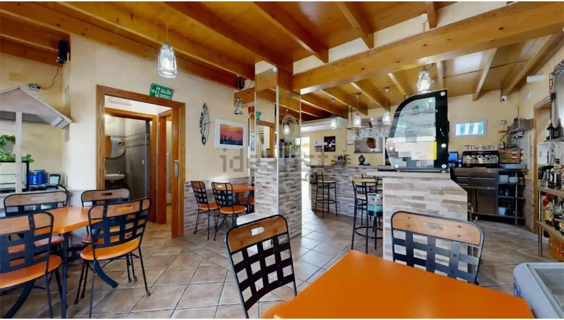 Commercial properties for rent in Oliva  with Air Conditioner