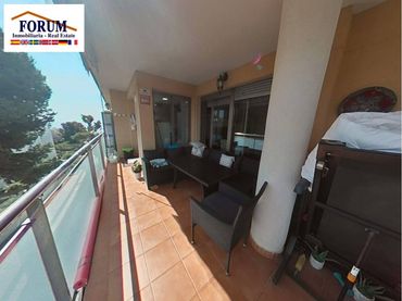 Apartament amb balcó en venda a Puerto Marina