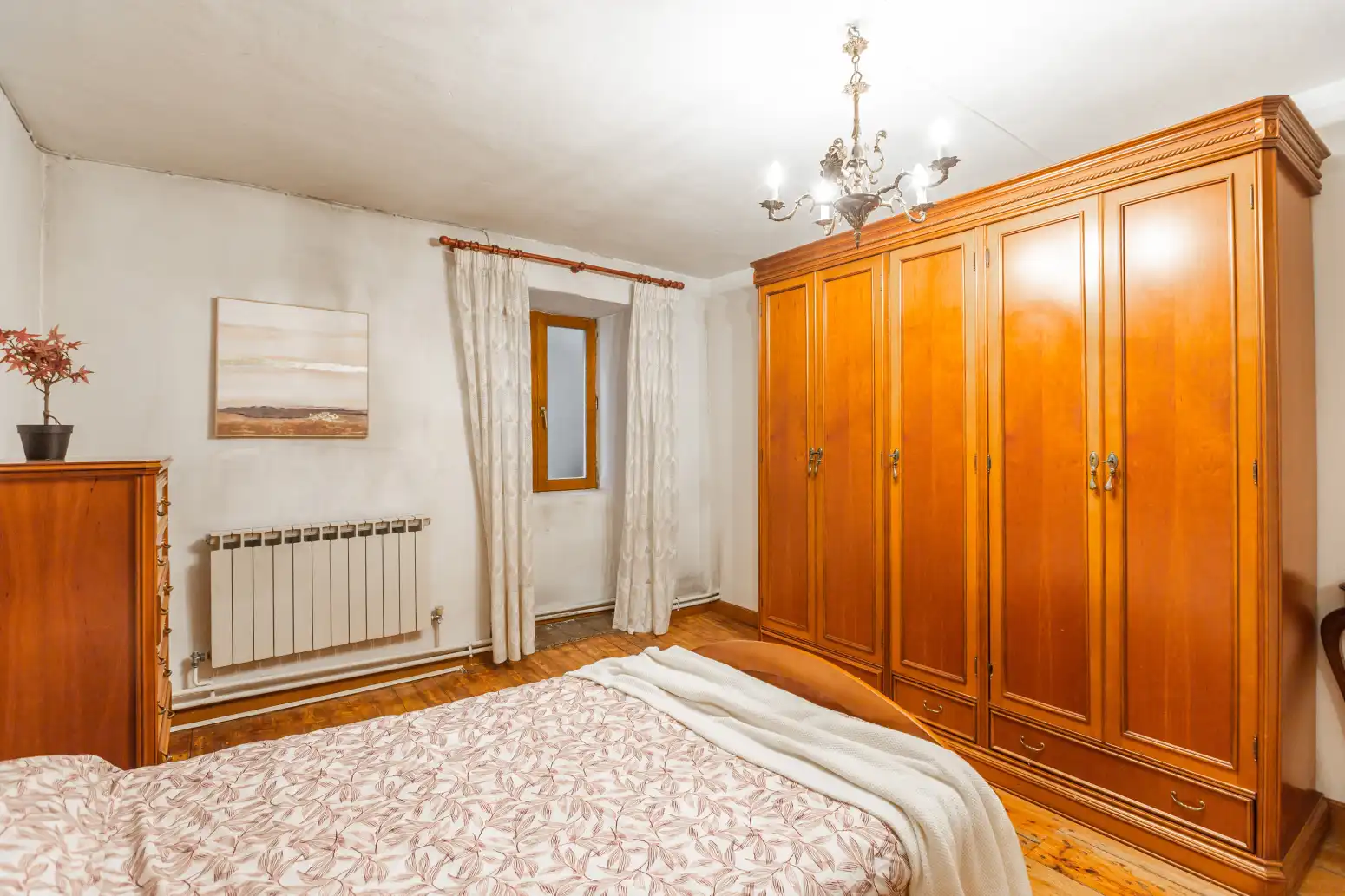 Dormitori de Pis en venda en Anue amb Parquet, Traster i Balcó