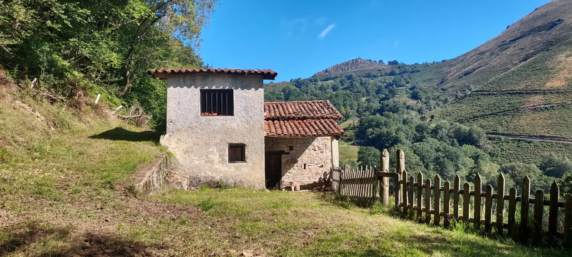 Außenansicht von Country house zum Verkauf in Piloña