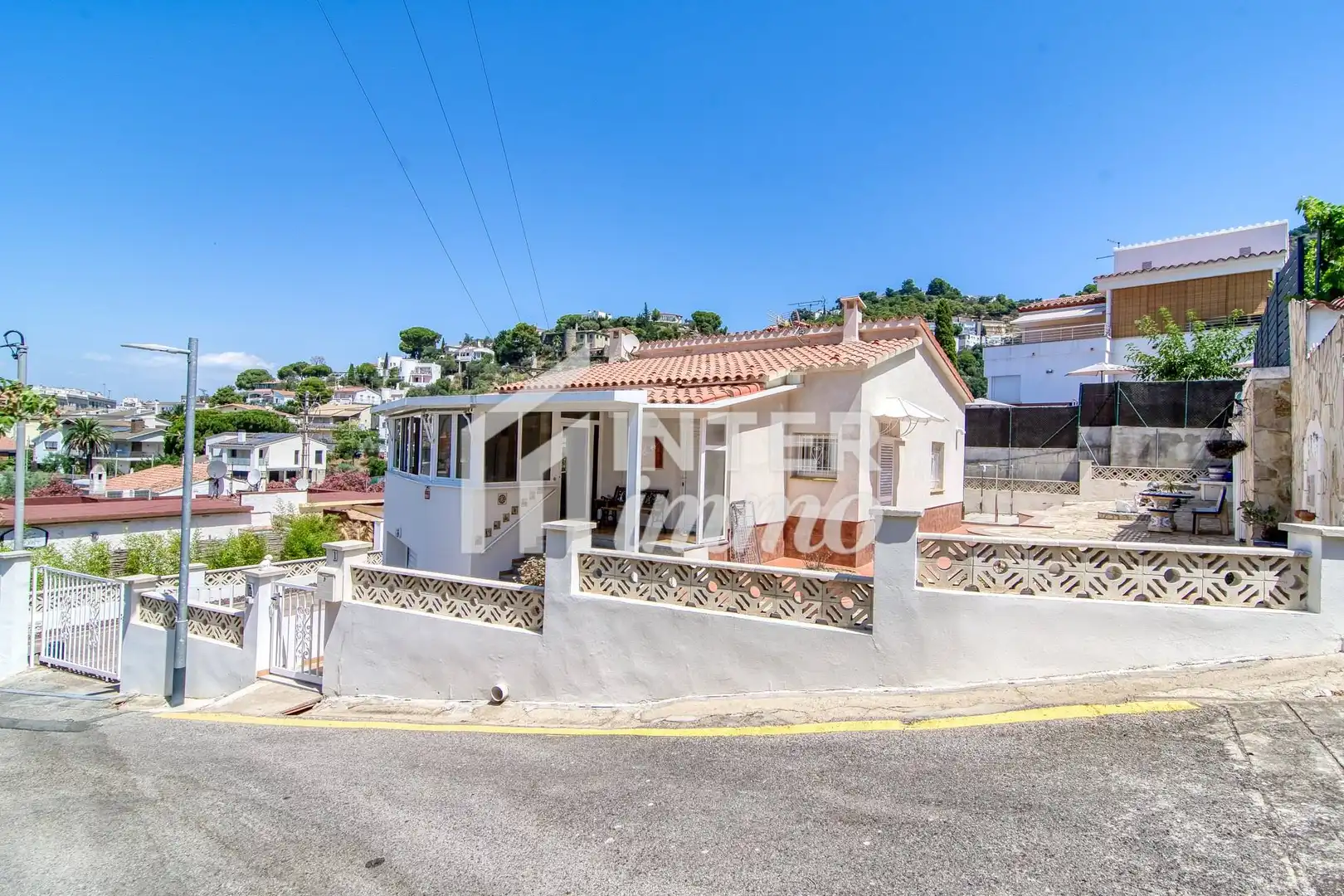Casa amb jardí en venda a CALLE DEL RIU BESOS 1