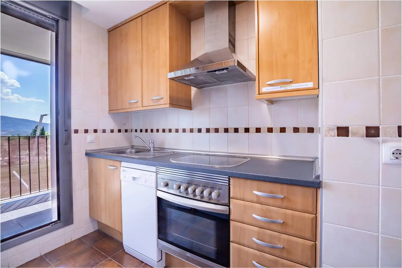 Küche von Wohnung zum Verkauf in Sabiñánigo mit Heizung, Parkett und Terrasse