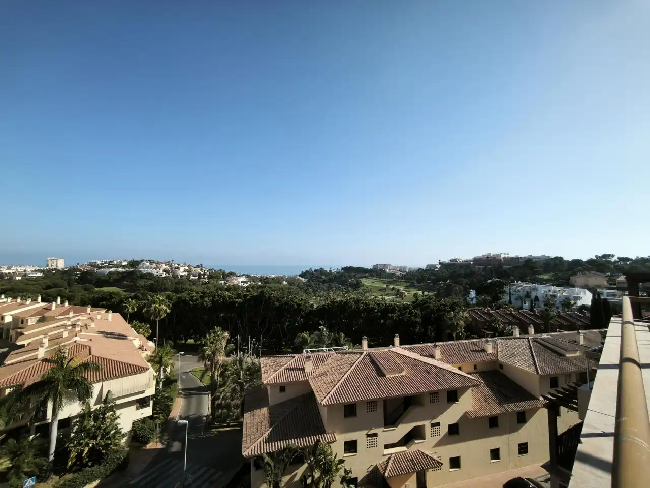 Vista exterior de Dúplex de alquiler en Benalmádena con Aire acondicionado y Terraza