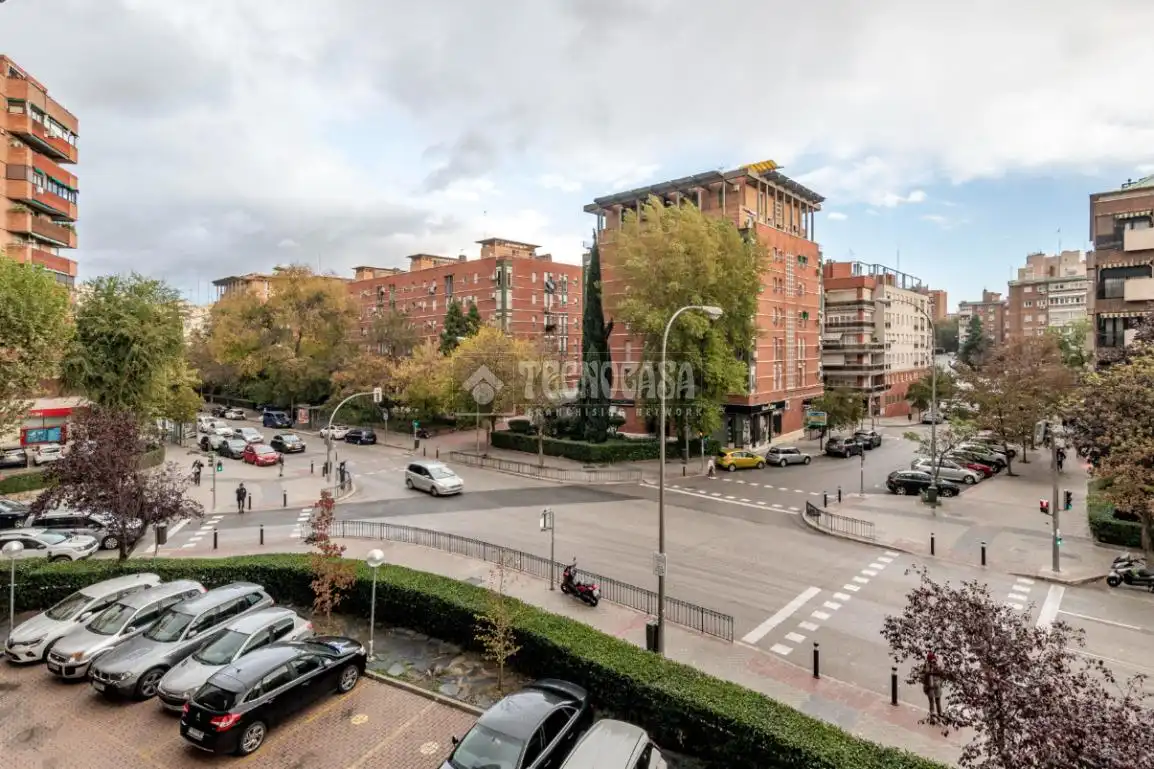 Vista exterior de Piso en venta en Madrid con Calefacción y Terraza