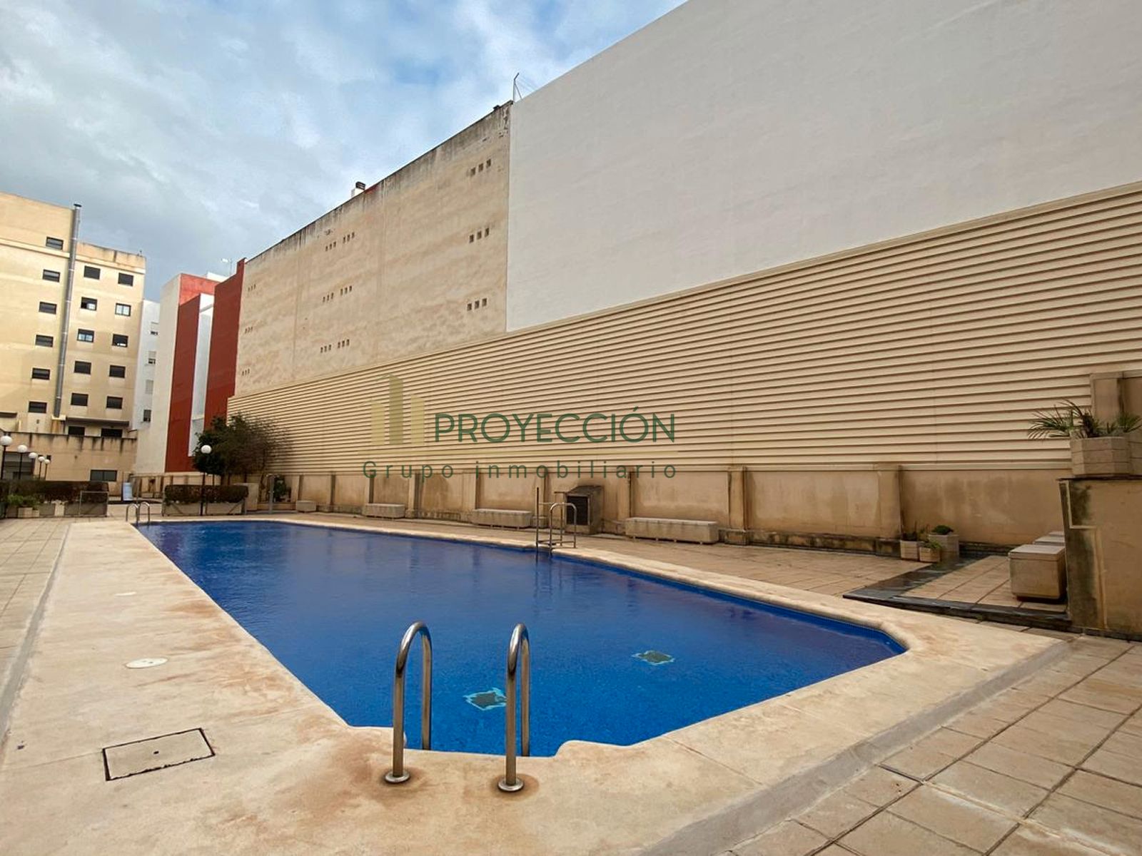 Swimming pool of Flat for sale in Alfafar  with Air Conditioner, Heating and Community pool