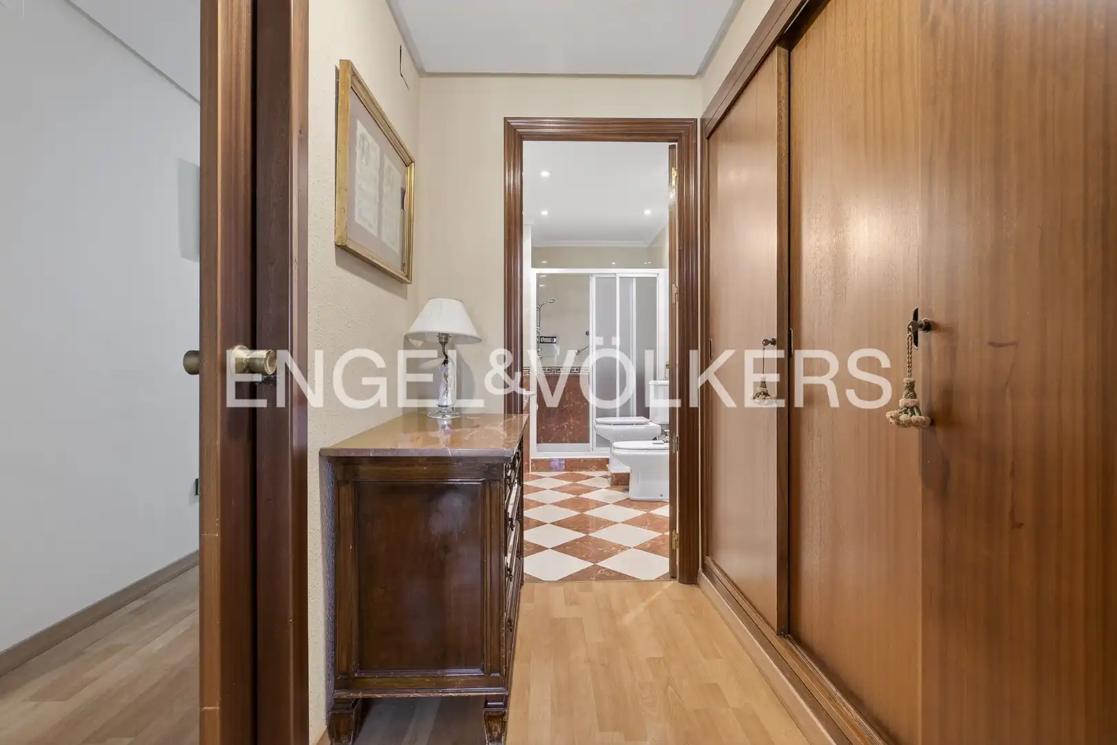 Flat for sale in Sevilla  with Air Conditioner, Heating and Balcony