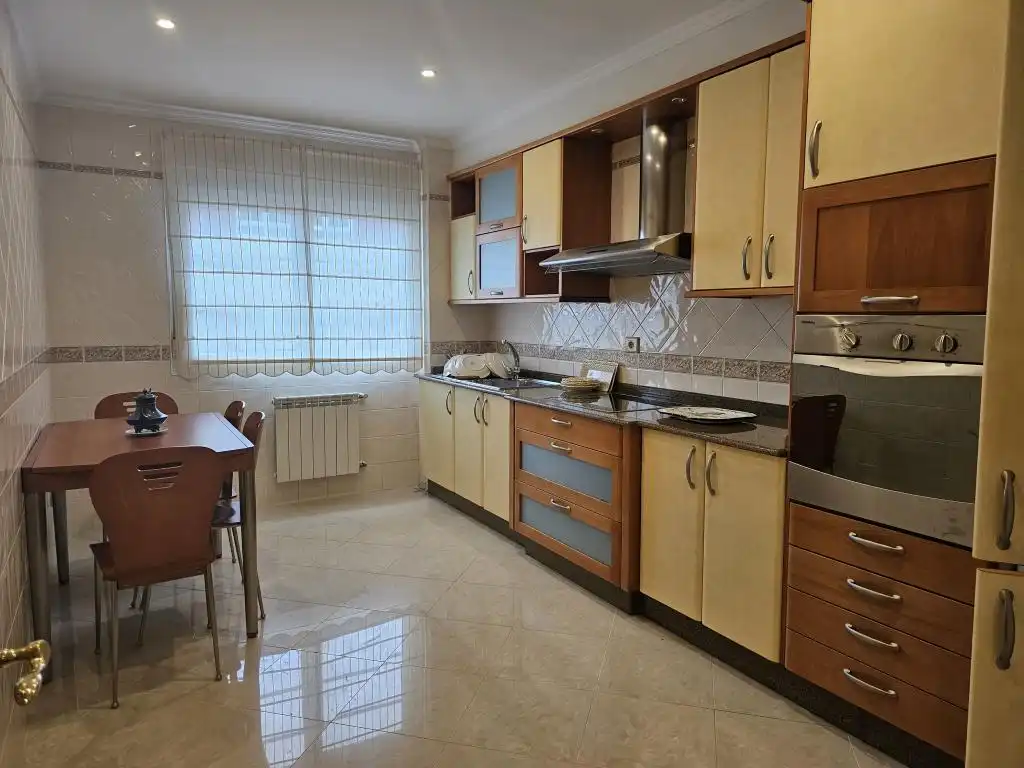 Cocina de Piso en venta en Boiro con Calefacción, Parquet y Trastero