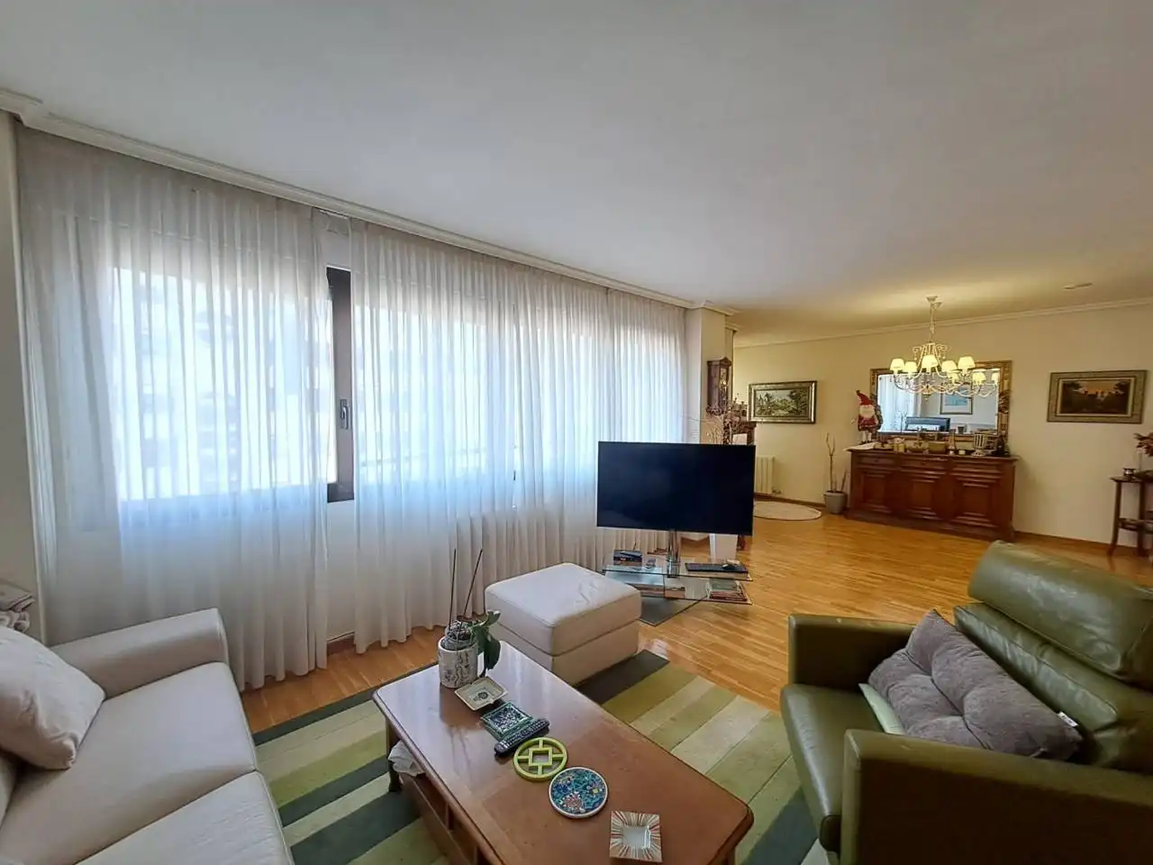 Sala d'estar de Pis en venda en Burgos amb Calefacció, Parquet i Terrassa