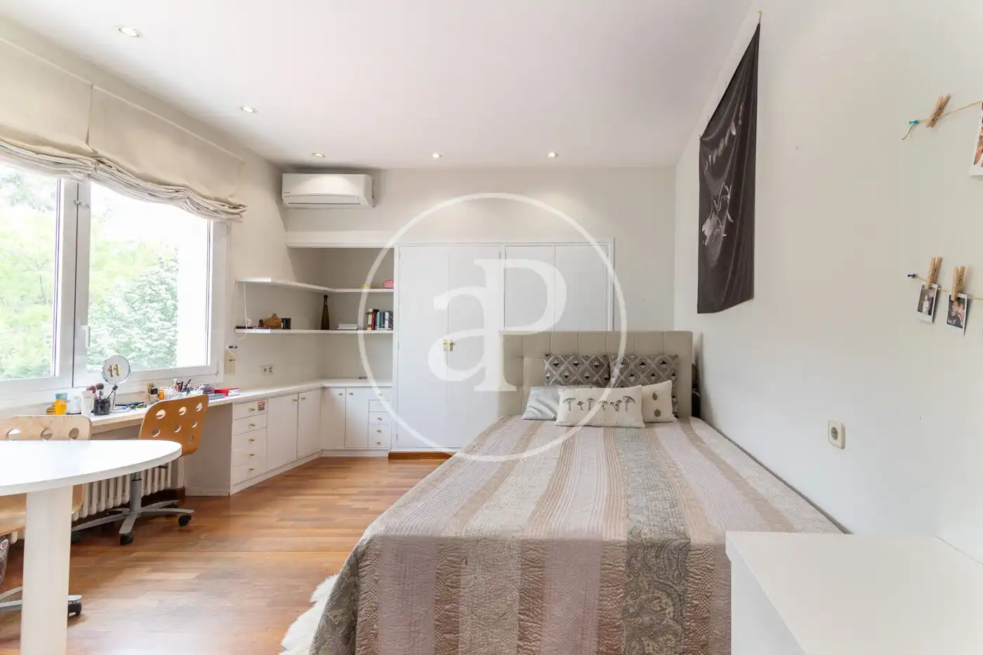 Dormitori de Casa o xalet de lloguer en Barcelona amb Aire condicionat, Calefacció i Jardí privat