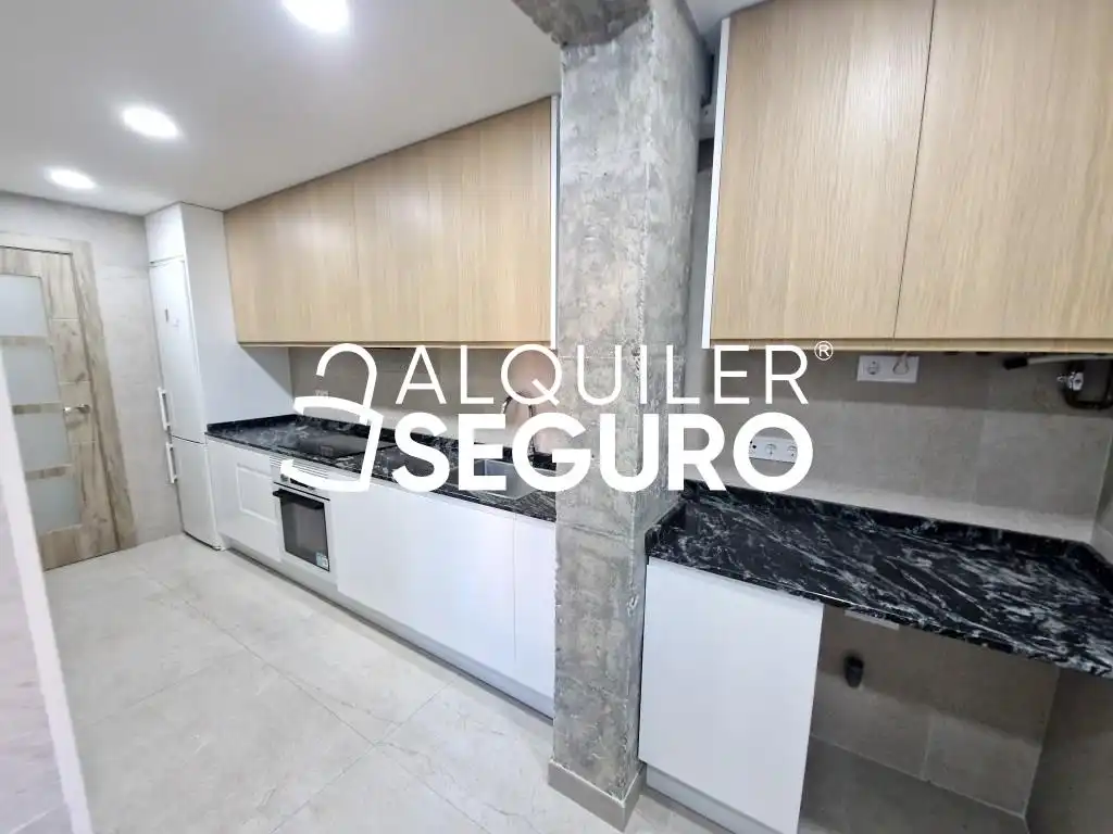 Cocina de Piso de alquiler en Móstoles con Aire acondicionado y Calefacción
