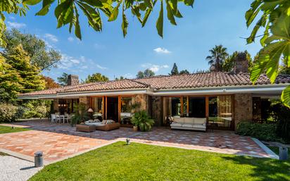 Jardí de Casa o xalet en venda en Pozuelo de Alarcón amb Aire condicionat, Terrassa i Piscina