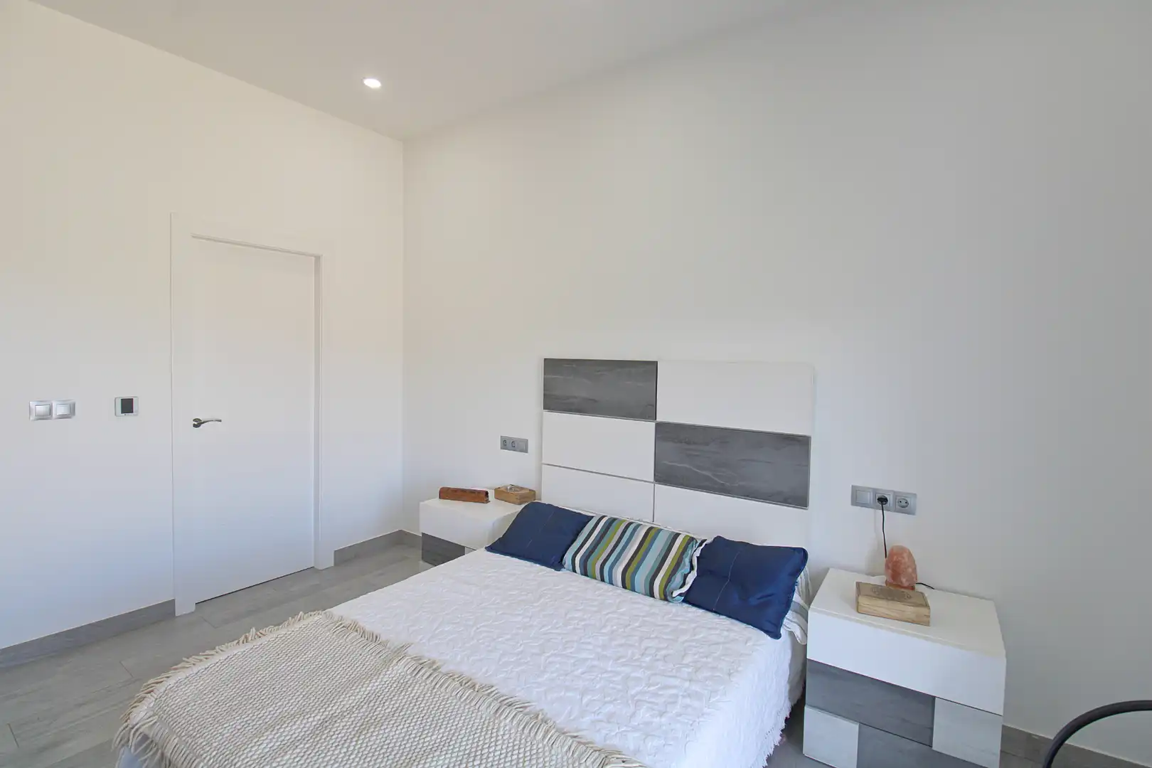 Dormitori de Casa o xalet en venda en Alhaurín de la Torre amb Aire condicionat, Jardí privat i Terrassa
